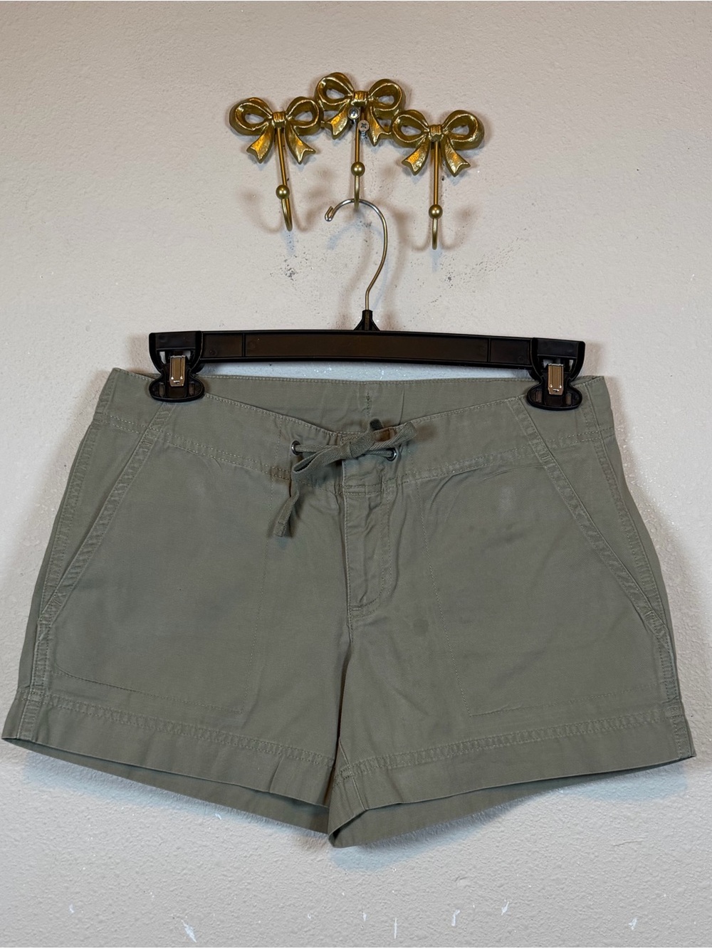 GAP Olive Green Drawstring Women's Shorts. Size 6